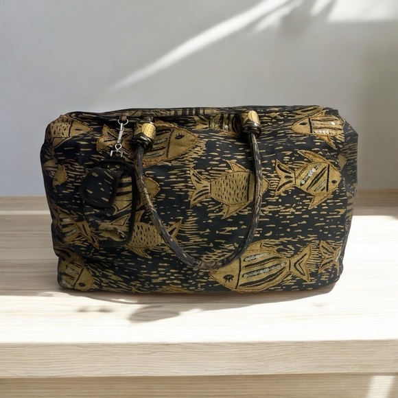 Fish design Travel bag, Overnight bag, Duffel style bag, Carry on Bag - Picture 1 of 16